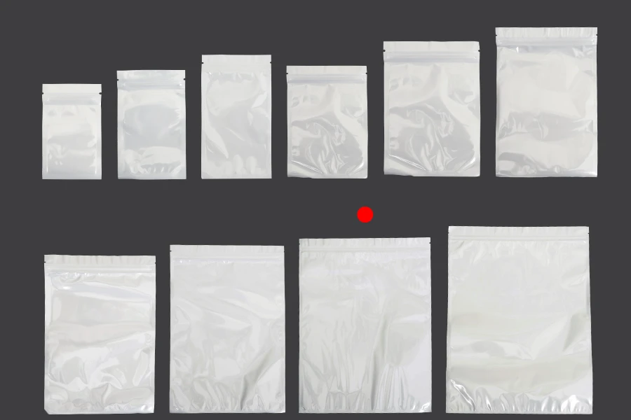 Σακουλάκια πλαστικά 260x340 mm με κλείσιμο zip, λευκή πίσω όψη και διάφανο μπροστά- 100 τμχ Σακουλάκια πλαστικά 260x340 mm με κλείσιμο zip, λευκή πίσω όψη και διάφανο μπροστά- 100 τμχ