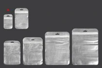Sachets avec fermeture éclair 55 x 90 mm, dos argenté non tissé, face transparente et eurohole - 100 pcs Sachets avec fermeture éclair 55 x 90 mm, dos argenté non tissé, face transparente et eurohole - 100 pcs