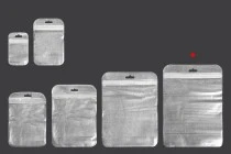Sachets avec fermeture éclair 160 x 220 mm, dos argenté non tissé, face transparente et eurohole - 100 pcs Sachets avec fermeture éclair 160 x 220 mm, dos argenté non tissé, face transparente et eurohole - 100 pcs