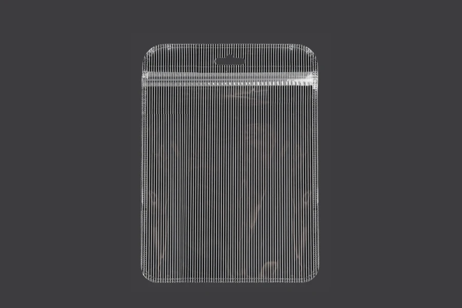 Σακουλάκια πλαστικά με κλείσιμο zip 150x200mm ριγέ, διάφανα μπρος πίσω και τρύπα eurohole - 100 τμχ Σακουλάκια πλαστικά με κλείσιμο zip 150x200mm ριγέ, διάφανα μπρος πίσω και τρύπα eurohole - 100 τμχ