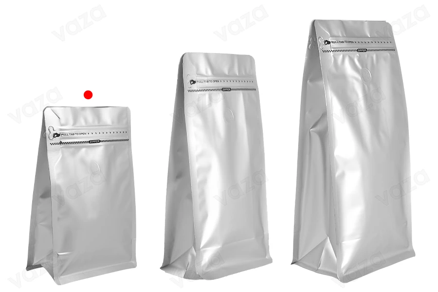 Qese alumini tip Doy Pack 130x70x200 mm, me valvul, mbyllje me ngjitje termike, hapje me shirit sigurie dhe përdorim të zip-it – 25 copë. Qese alumini tip Doy Pack 130x70x200 mm, me valvul, mbyllje me ngjitje termike, hapje me shirit sigurie dhe përdorim të zip-it – 25 copë.-imazh_grup