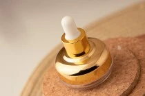 Μπουκαλάκι 20 ml γυάλινο με σταγονόμετρο και αποστραγγιστήρα Μπουκαλάκι 20 ml γυάλινο με σταγονόμετρο και αποστραγγιστήρα