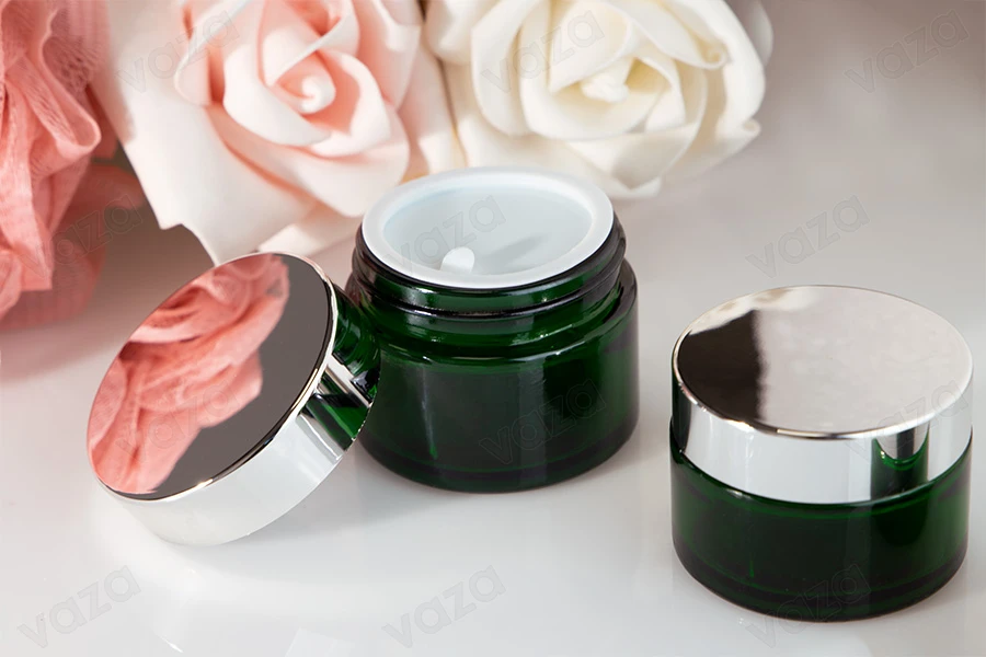 50ml grünes Glas mit Plastikdichtung in der Vase und im Deckel 50ml grünes Glas mit Plastikdichtung in der Vase und im Deckel-bildgruppe