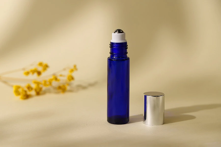 Μπουκαλάκι μπλε 10 ml γυάλινο με καπάκι και μεταλλική μπίλια roll on - 6 τμχ Μπουκαλάκι μπλε 10 ml γυάλινο με καπάκι και μεταλλική μπίλια roll on - 6 τμχ