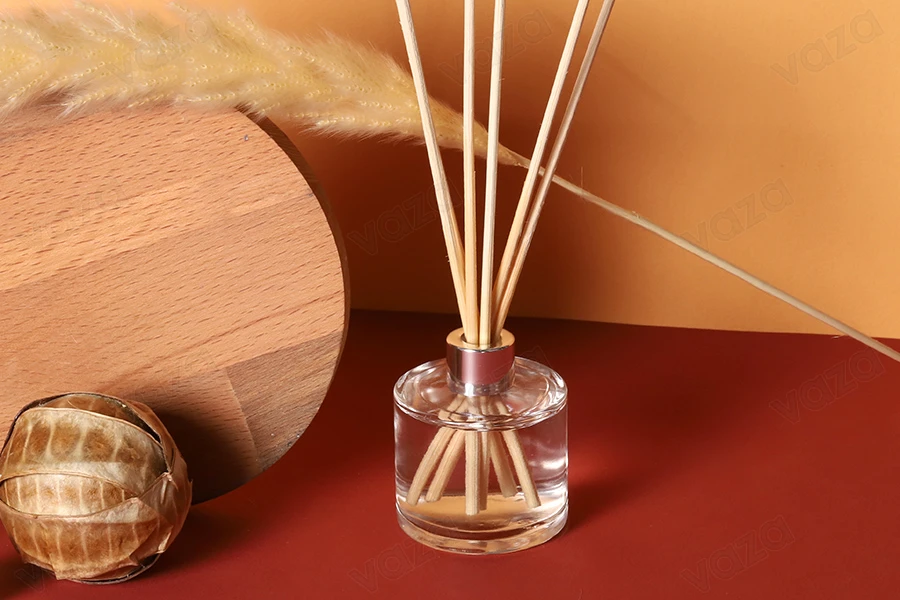 Μπουκαλάκι γυάλινο 50 ml κυλινδρικό για αρωματικό χώρου Μπουκαλάκι γυάλινο 50 ml κυλινδρικό για αρωματικό χώρου-εικόνα_σύνθεση