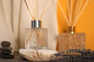 100 ml quadratische Glasflasche (PP 28) mit geprägtem Design für Lufterfrischer-5
