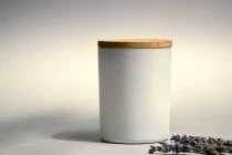 Βάζο γυάλινο 70x84 mm με ξύλινο καπάκι και λάστιχο Βάζο γυάλινο 70x84 mm με ξύλινο καπάκι και λάστιχο