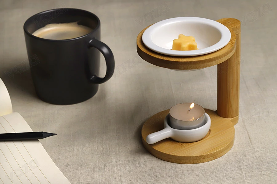 Aromatizues ambienti prej druri me enë qeramike për wax melts dhe vajra aromatikë, si dhe lugëz qeramike për qiri tealight. Aromatizues ambienti prej druri me enë qeramike për wax melts dhe vajra aromatikë, si dhe lugëz qeramike për qiri tealight. -imazh_grup