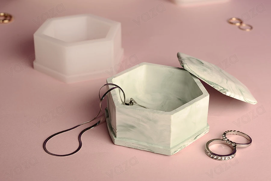Silicone mold in square shape for epoxy-resin-bildgruppe
