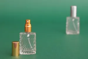 Μπουκαλάκι αρωμάτων 15 ml γυάλινο με σπρέι και καπάκι-3