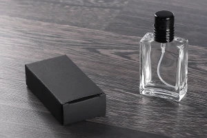 Μπουκαλάκι 30 ml γυάλινο, διάφανο με σπρέι και καπάκι (PP 15)-εικόνα_σύνθεση