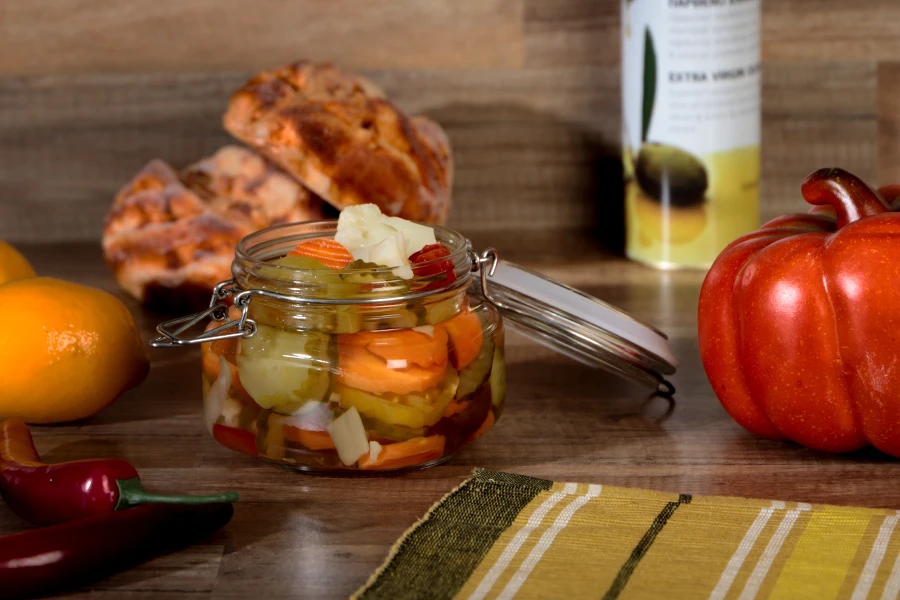 Βάζο γυάλινο 500 ml με σύρμα και λάστιχο Βάζο γυάλινο 500 ml με σύρμα και λάστιχο