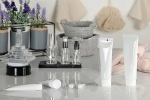 Tubetto in plastica da 5 ml con rivestimento interno in alluminio e tappo a vite - 12 pz-4