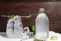 Bottiglia di vetro trasparente da 250 ml. Bottiglia di vetro trasparente da 250 ml.