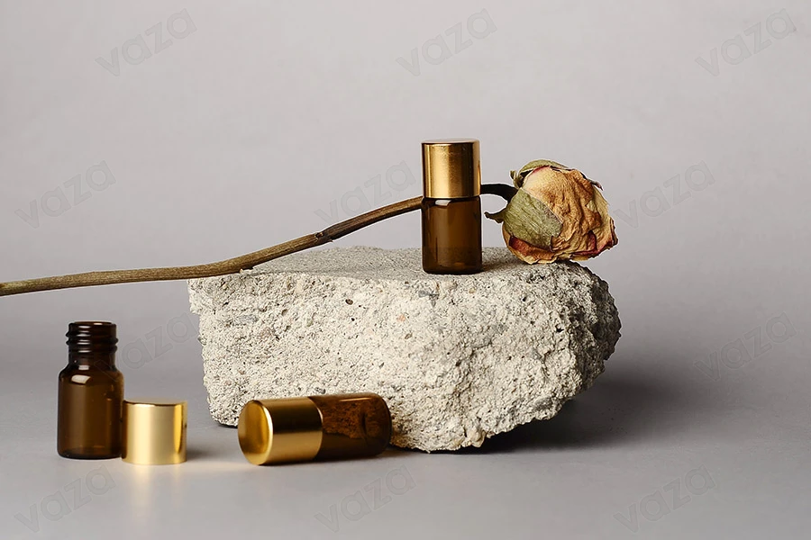 Μπουκαλάκι καραμελέ 5 ml με χρυσό καπάκι αλουμινίου - 12 τμχ-εικόνα_σύνθεση