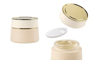 Γυάλινο βάζο 50 ml πολυτελείας σε μπεζ ματ χρώμα για κρέμα με καπάκι και πλαστικό παρέμβυσμα-1
