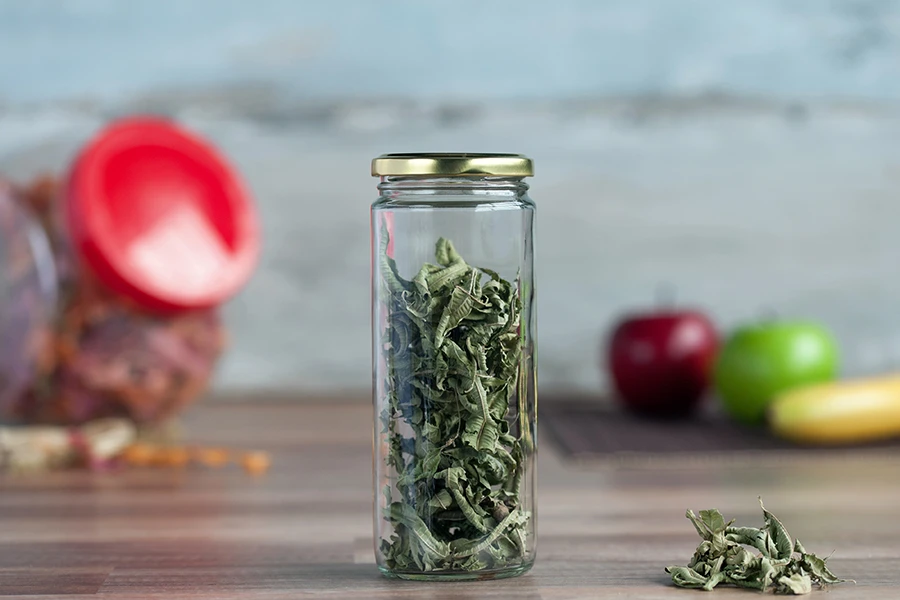 Pot en verre sous la forme d'un tube 500 ml pour aliments et épices (Twist Off 63) Pot en verre sous la forme d'un tube 500 ml pour aliments et épices (Twist Off 63)