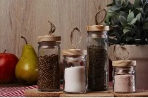 60ml round glass jar with wooden lid and rope loop handle on the lid in size 83x45mm 60ml round glass jar with wooden lid and rope loop handle on the lid in size 83x45mm