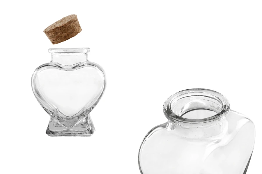 Petit pot comme faveurs de 75ml en verre avec bouchon en forme de cœur pour mariage et baptême