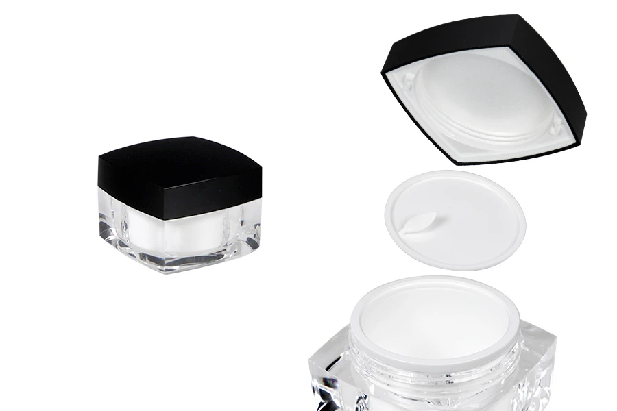 Pot carré de luxe pour crème de 50ml en acrylique avec couvercle noir, avec joint intérieur sur le couvercle et plastique sur le pot Pot carré de luxe pour crème de 50ml en acrylique avec couvercle noir, avec joint intérieur sur le couvercle et plastique sur le pot