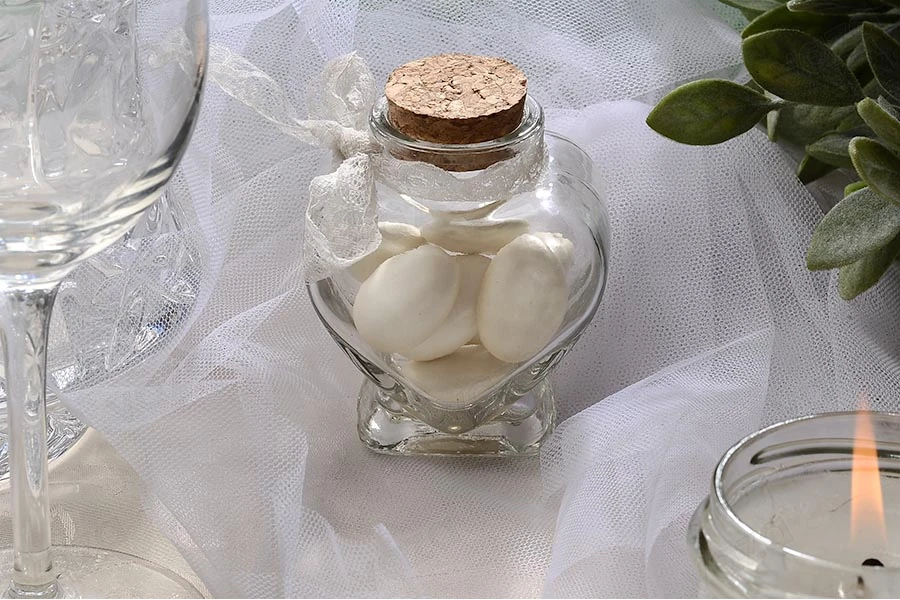 Bomboniera-barattolo 75 ml in vetro con tappo in sughero a forma di cuore per matrimonio e battesimo Bomboniera-barattolo 75 ml in vetro con tappo in sughero a forma di cuore per matrimonio e battesimo-gruppo_immagini