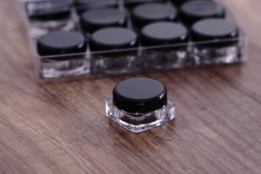Viereckige Acryl- Cremedosen 5ml mit schwarzem Deckel in einem acrylic Kästchen-bildabmessungen