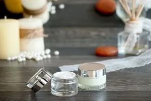 Βαζάκι γυάλινο για κρέμα 50 ml με ασημί καπάκι αλουμινίου, εσωτερικό παρέμβυσμα στο καπάκι και πλαστικό στο βάζο-5