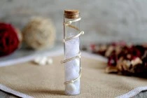 Faveurs de mariage ou de baptême sous la forme d'un tube en verre et avec bouchon en liège 30 x 150mm, avec un diamètre intérieur de la bouchée de 26mm, 80ml Faveurs de mariage ou de baptême sous la forme d'un tube en verre et avec bouchon en liège 30 x 150mm, avec un diamètre intérieur de la bouchée de 26mm, 80ml