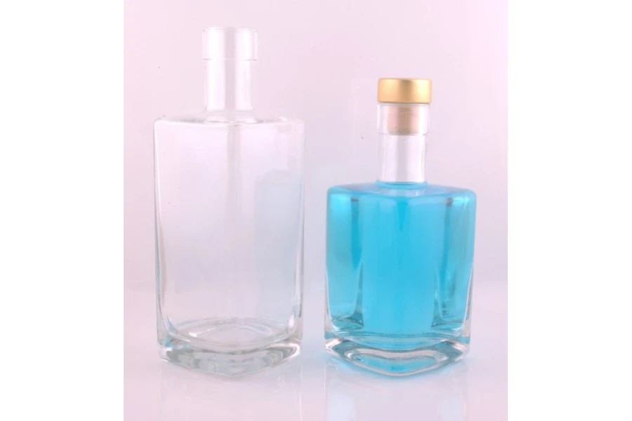 Тετράγωνο Κομψό μπουκάλι για λάδι και ποτά 500 ml