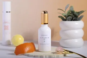 Glass bottle for essential oils - white - 30 ml with mouth PP 18-3