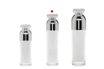 Flacon de luxe en acrylique airless de 50 ml (extérieur transparent et intérieur blanc) avec pompe à crème et capuchon de protection Flacon de luxe en acrylique airless de 50 ml (extérieur transparent et intérieur blanc) avec pompe à crème et capuchon de protection