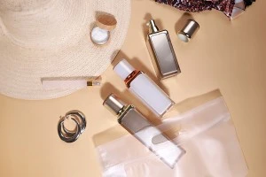 Bottilietta di lusso in acrilico airless da 50 ml con pompetta per creme e tappo.-5