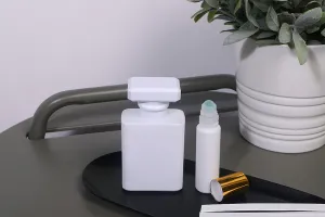 Flacon de sablage en verre Roll-on de 10 ml avec boule en verre en différentes couleurs-7
