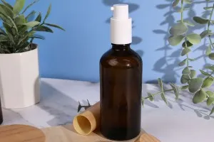 Pompe en plastique PP18/410 en version bois avec ressort externe adaptée à la crème (injection)-3