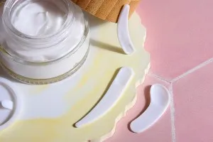 Spachtel für Creme (PE) in weißer Farbe 35 mm - 24 Stk-2