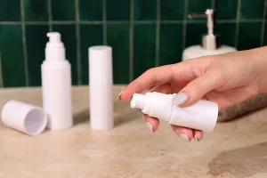 Flacon en plastique de 100 ml avec pompe à crème (PP20) et couvercle-3