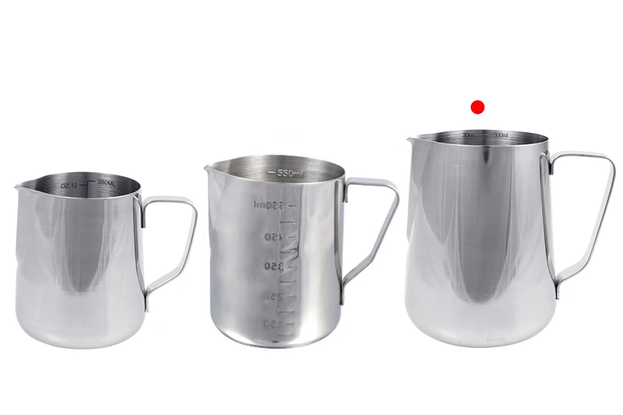 Ustensile en acier inoxydable (inox) 900 ml avec graduation et poignée Ustensile en acier inoxydable (inox) 900 ml avec graduation et poignée