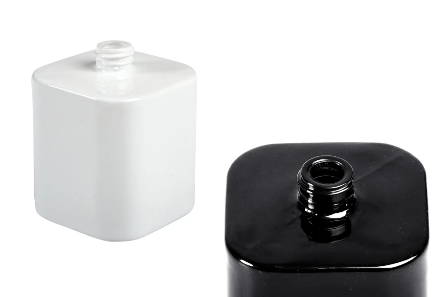 Luxury glass perfume bottle 50 ml (15/400) in black or white Luxury glass perfume bottle 50 ml (15/400) in black or white