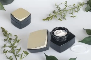 Γυάλινο βάζο 50 ml πολυτελείας σε μαύρο ματ χρώμα για κρέμα με ιδιαίτερο καπάκι και πλαστικό παρέμβυσμα-3
