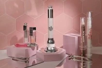 Μπουκαλάκι ακρυλικό λευκό 15 ml με roll on αντλία για serum και λειτουργία δόνησης μέσω αφής Μπουκαλάκι ακρυλικό λευκό 15 ml με roll on αντλία για serum και λειτουργία δόνησης μέσω αφής