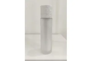 Flacone ricaricabile airless in plastica da 50 ml per crema con custodia esterna in vetro satinato-1