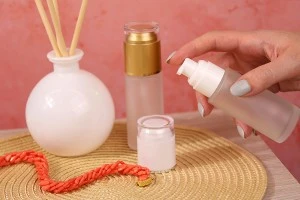 Μπουκαλάκι γυάλινο αμμοβολής 50 ml με αντλία και καπάκι άσπρο ή χρυσό σατινέ-3