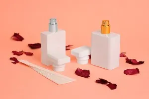 Flacon de parfum en verre 30 ml de couleur blanche avec spray et bouchon-3