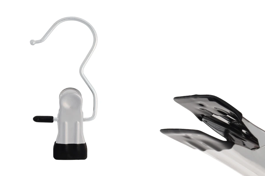 Metallhaken mit schwarzem Clip 108x23 mm Metallhaken mit schwarzem Clip 108x23 mm