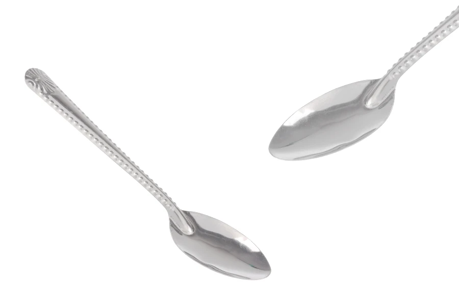Silver-colored metal spoon - 100 mm Silver-colored metal spoon - 100 mm