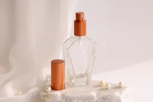 Bouteille de parfum en verre 50 ml (18/415) en forme de « V » spécial-8