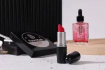Θήκη για κραγιόν - lip stick σε μαύρο χρώμα Θήκη για κραγιόν - lip stick σε μαύρο χρώμα