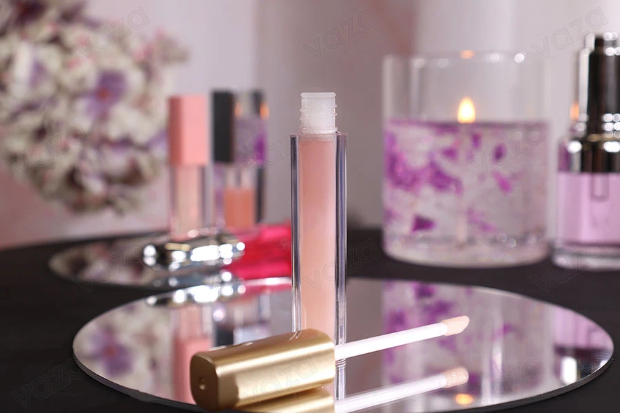 Flacone per lip gloss da 4 ml con coperchio in colore champagne.-gruppo_immagini