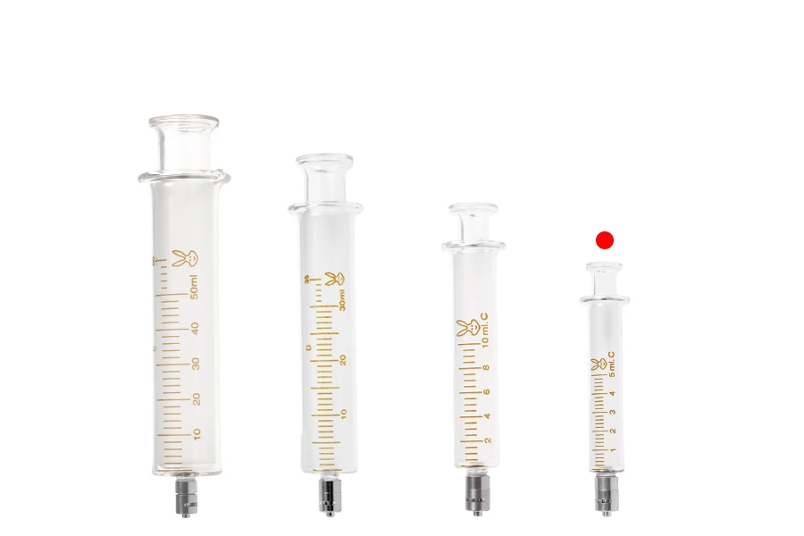 Γυάλινη σύριγγα 5ml, με μεταλλική μύτη και μεταλλική βελόνα Γυάλινη σύριγγα 5ml, με μεταλλική μύτη και μεταλλική βελόνα