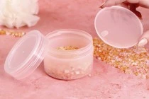 Pot translucide en plastique de 210ml avec couvercle